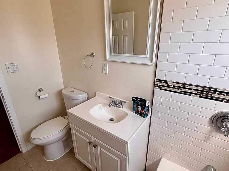 537 E Hurst St #1 — Photo 7
