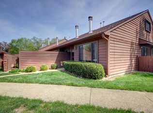 7 Evergreen Sq #7, Savoy, IL