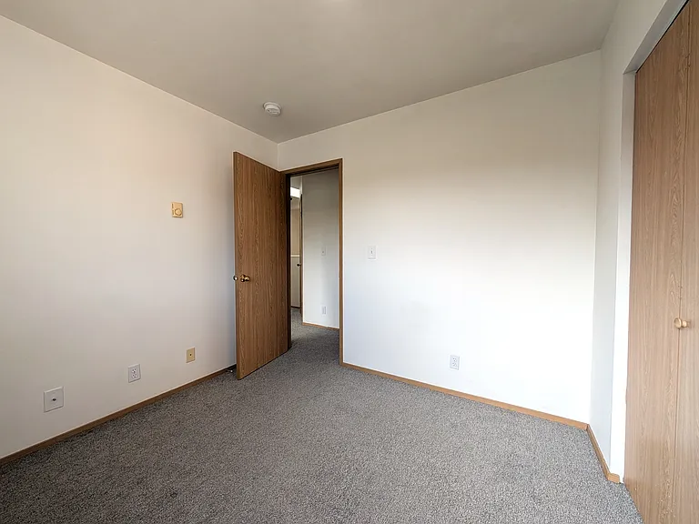 Rowan Grove Apts — Photo 49