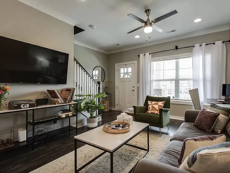 975 Ashland Place Dr — Photo 6