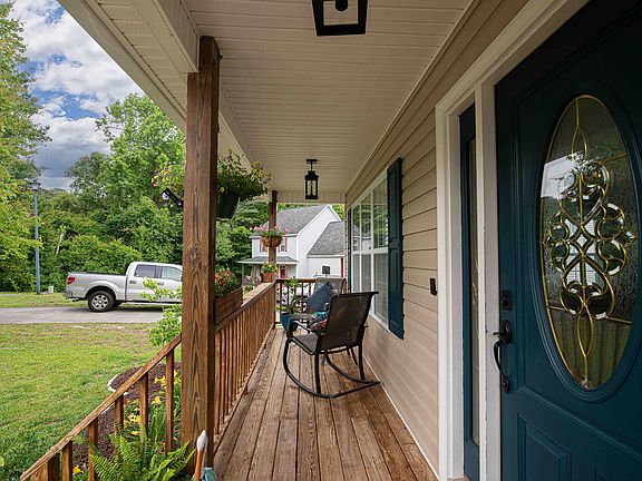 2nd image of 609 Riva Ridge Rd