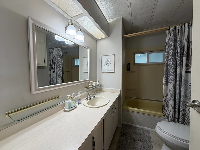 542 Tampico Dr — Photo 26