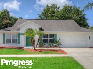 3820 Bayshore Cir, Tavares, FL 32778