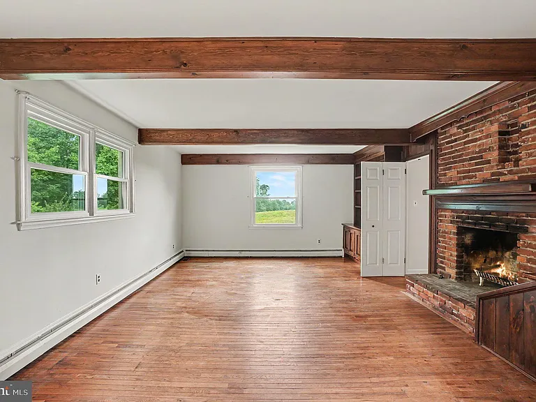 712 E Pine Ford Rd — Photo 8