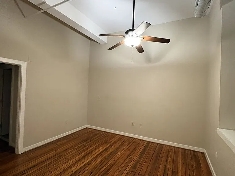 125 W. Saratoga St — Photo 8