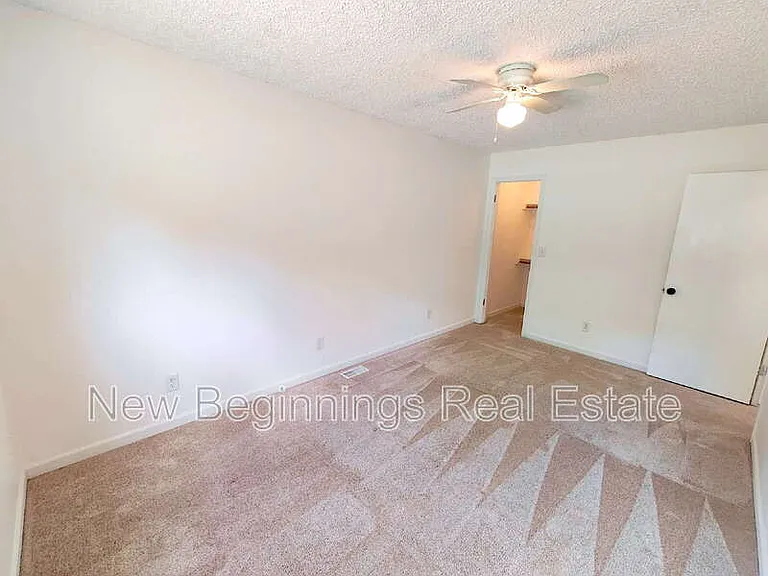 5560 Montgomery Ter — Photo 14