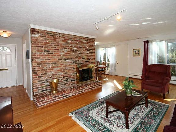 3rd image of 3429 Brookwood Dr