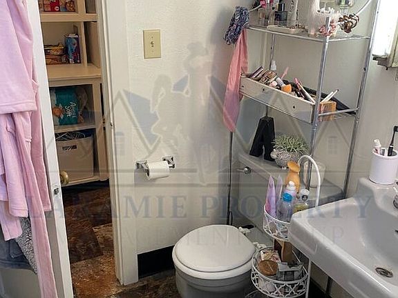 3rd image of 309 S 10th St #28