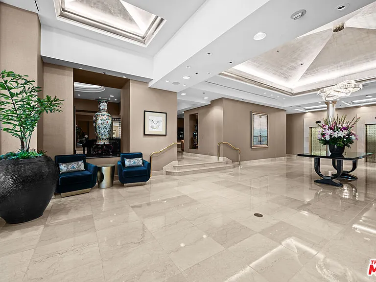 10724 Wilshire Blvd #Penthouse 1505 — Photo 52