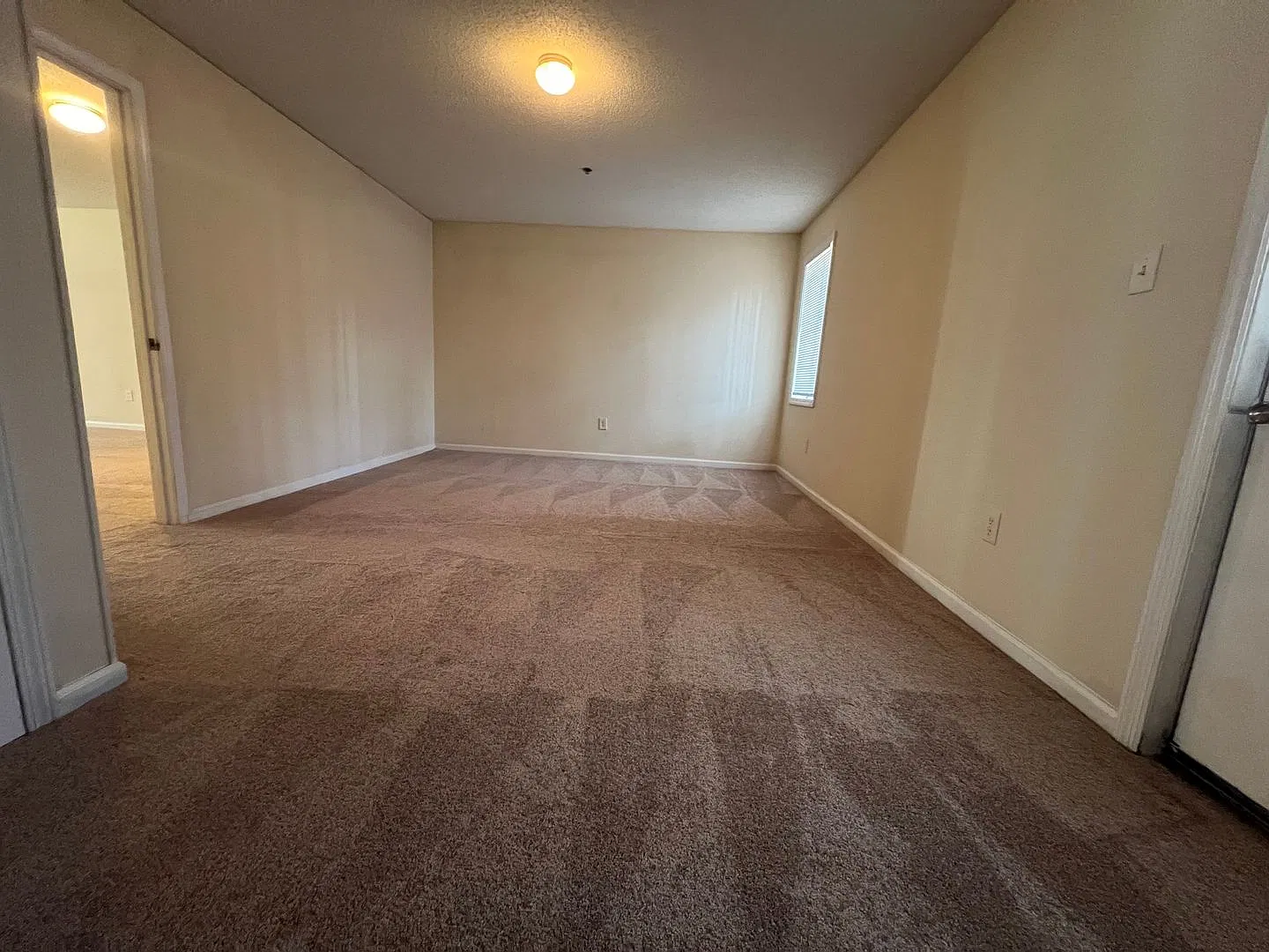 3 story, Five- bedroom Condo! — Photo 3