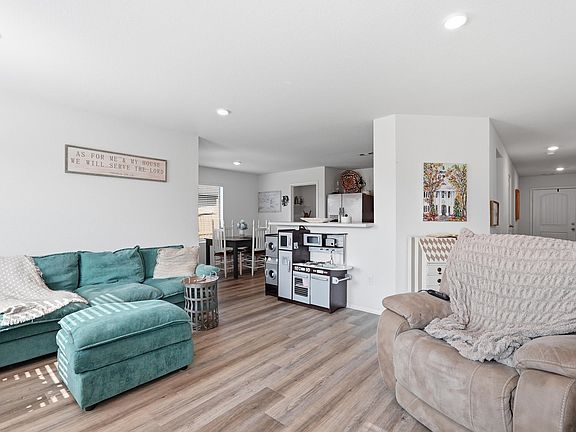5th image of 12 Farmhouse Cir