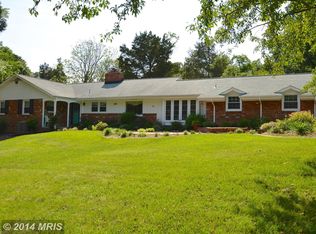 1810 Hollindale Dr, Alexandria, VA 22306