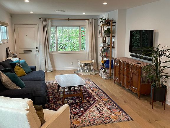 2nd image of 3164 Perlita Ave
