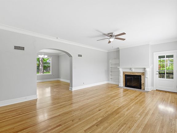 4th image of 959 University St