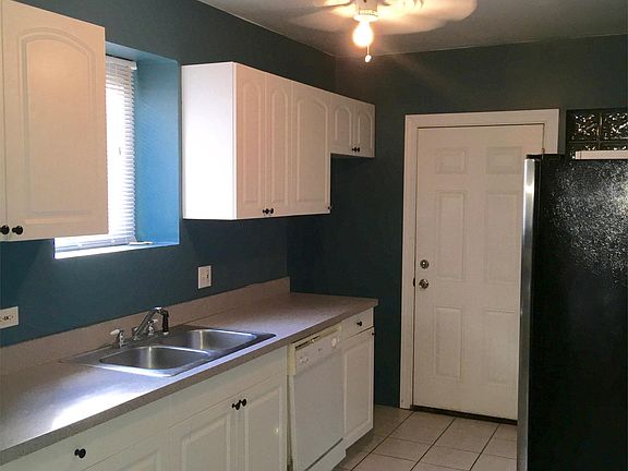 5th image of 2513 W Gunnison St #2