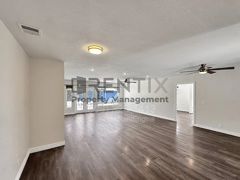 938 W Berkeley Ct — Photo 3