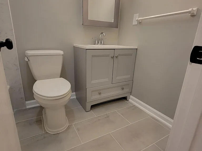 2nd Bathroom
