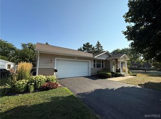 890 Onondaga St, Lewiston, NY 14092