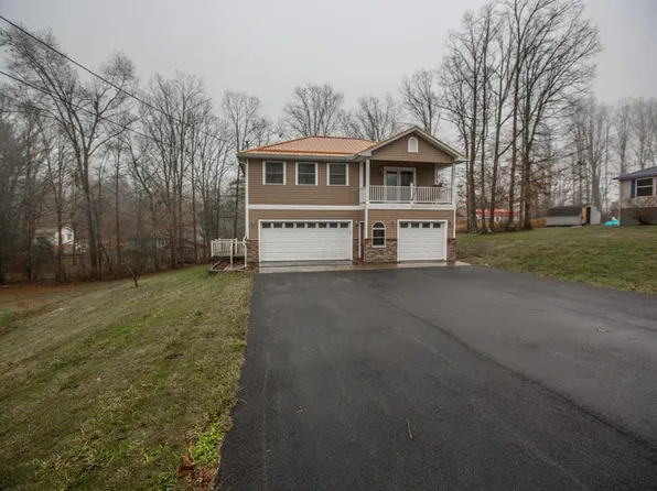 233 Parliament Rd, Shady Spring, WV 25918