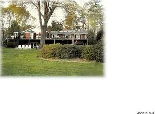 3956 Lake Shore Rd S, Denver, NC 28037