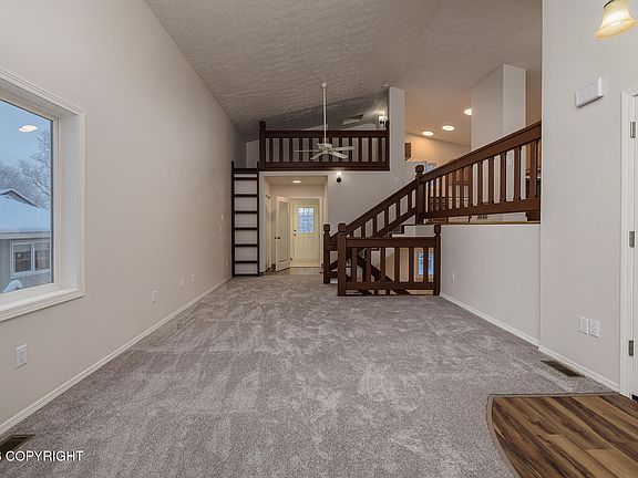 5th image of 250 W Albrecht Ave