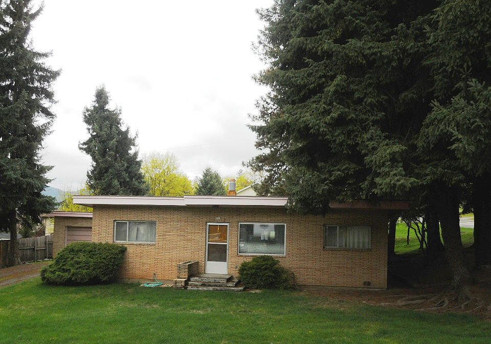 2nd image of 891 N Alder St