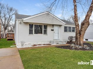 255 Maple Dr, Florissant, MO 63031