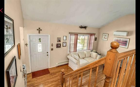 4th image of 153 Saint Nicholas Ave