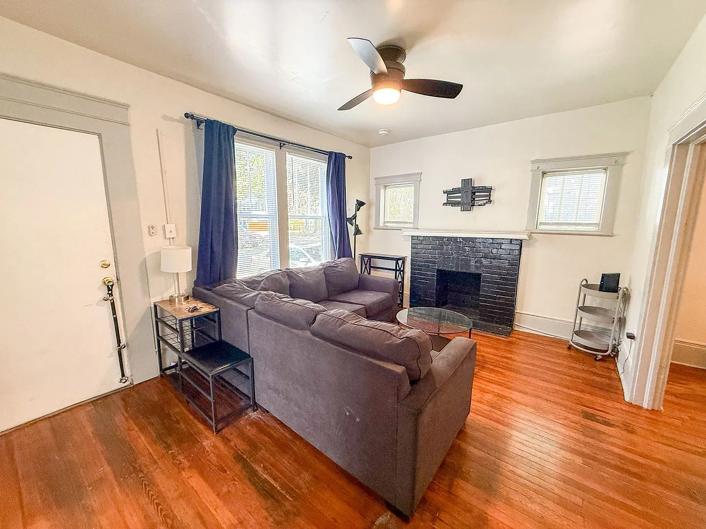 3/2 House with detached 1/1 in-law suite close to UF — Photo 2
