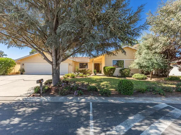 740 S Ridgemark Dr, Hollister, CA 95023