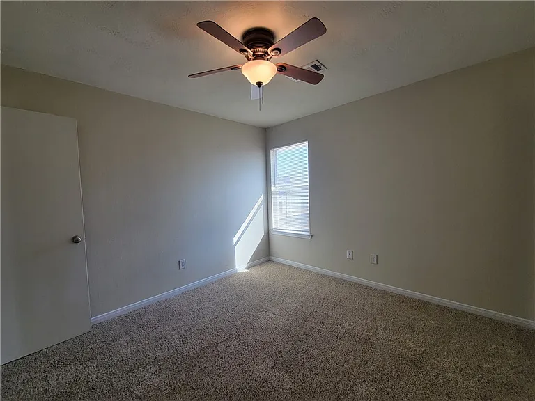 4140 McFarland Dr — Photo 11