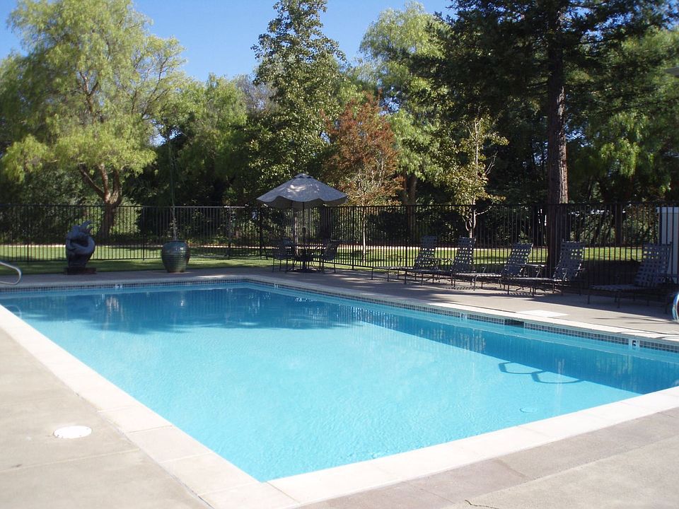 1st image of 142 Tuscany Pl