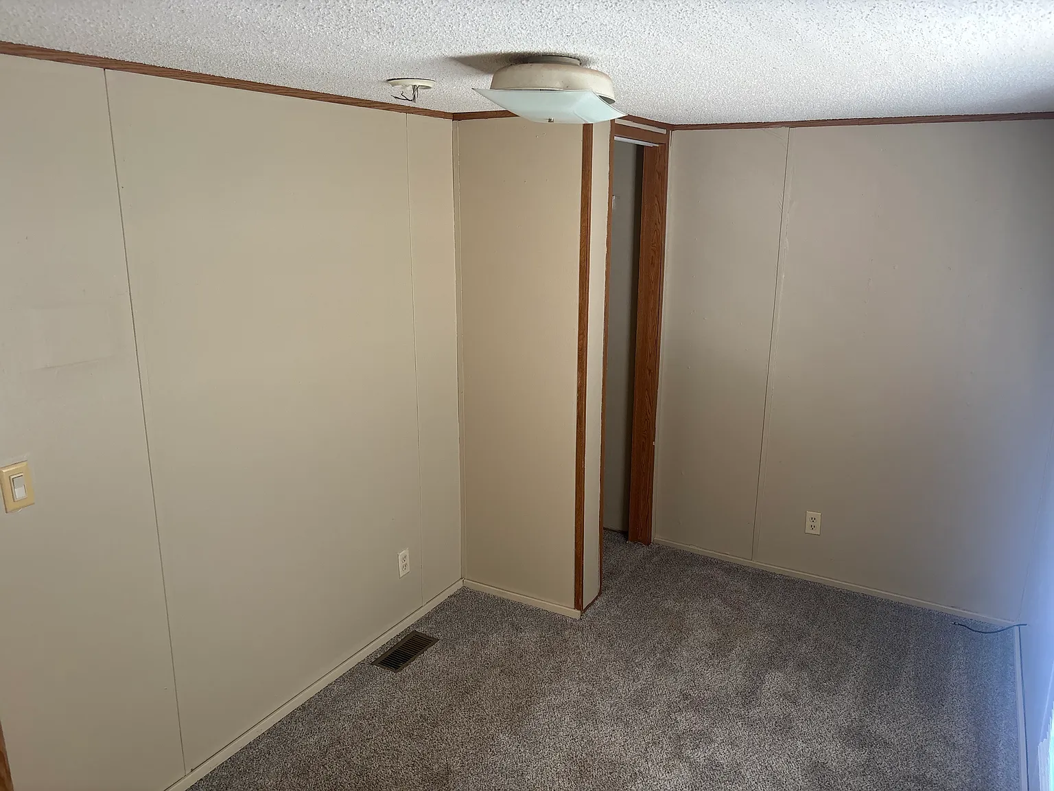 3 bed, 1000 sqft, $800 — Photo 3