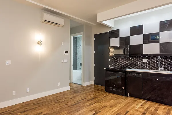 Rented by Nooklyn NYC LLC | media 19