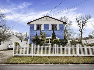 410 45th St, Copiague, NY 11726