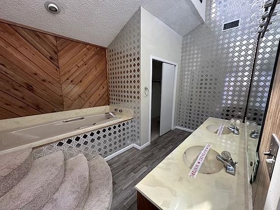 4th image of 1806 Cub Trl