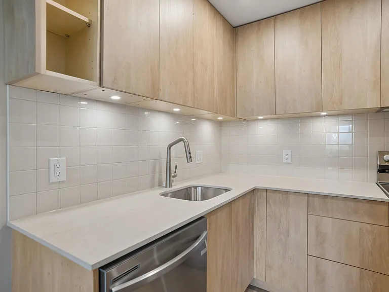 1010 Cypress St — Photo 11