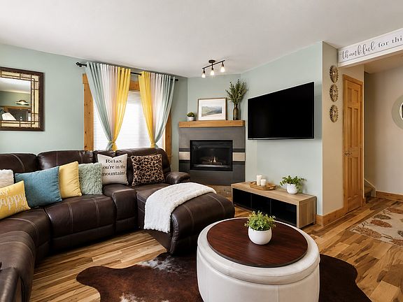 4th image of 36 Balsam Court UNIT 36