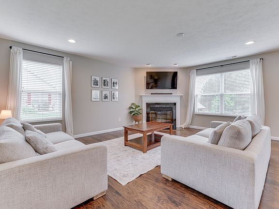 4th image of 814 Cherry Tree Ln