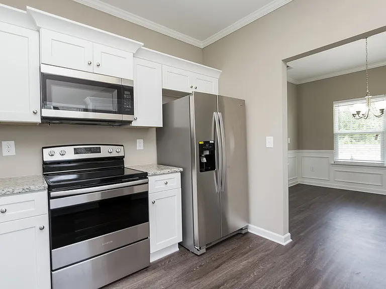 723 Fieldcrest Dr — Photo 8
