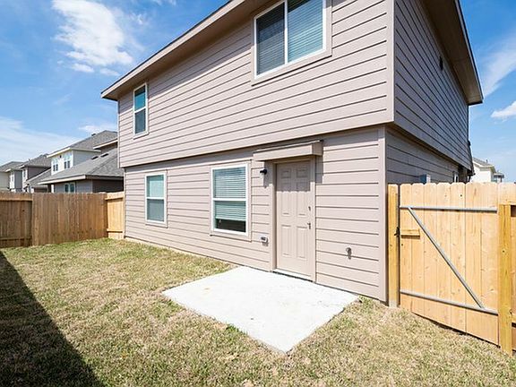 5th image of 18623 Parma Creek Trl