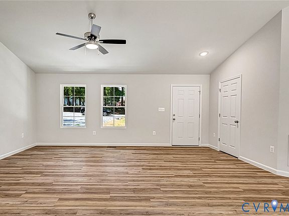 3rd image of 226 Sea Cliff Dr
