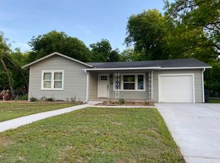 415 W Rucker St, Granbury, TX 76048