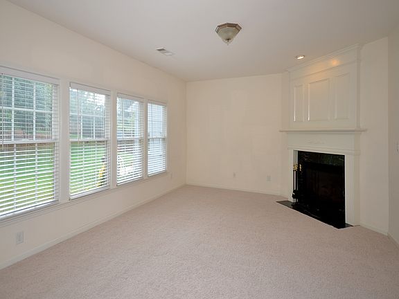 Family Room w/Fireplace