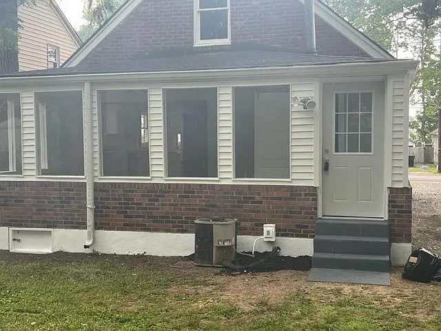 302 Inverness Ave — Photo 3