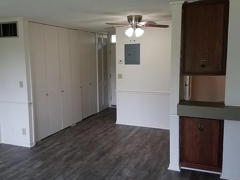 1002 Seacliff Dr N #1002 — Photo 2