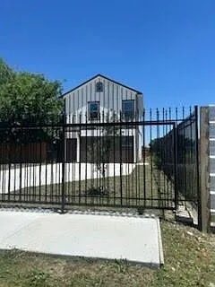 8321 Coma St — Photo 44