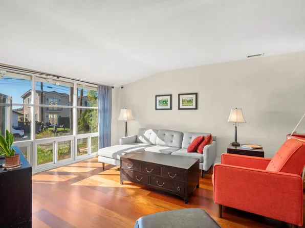 2711 Deerpark Dr, San Diego, CA 92110