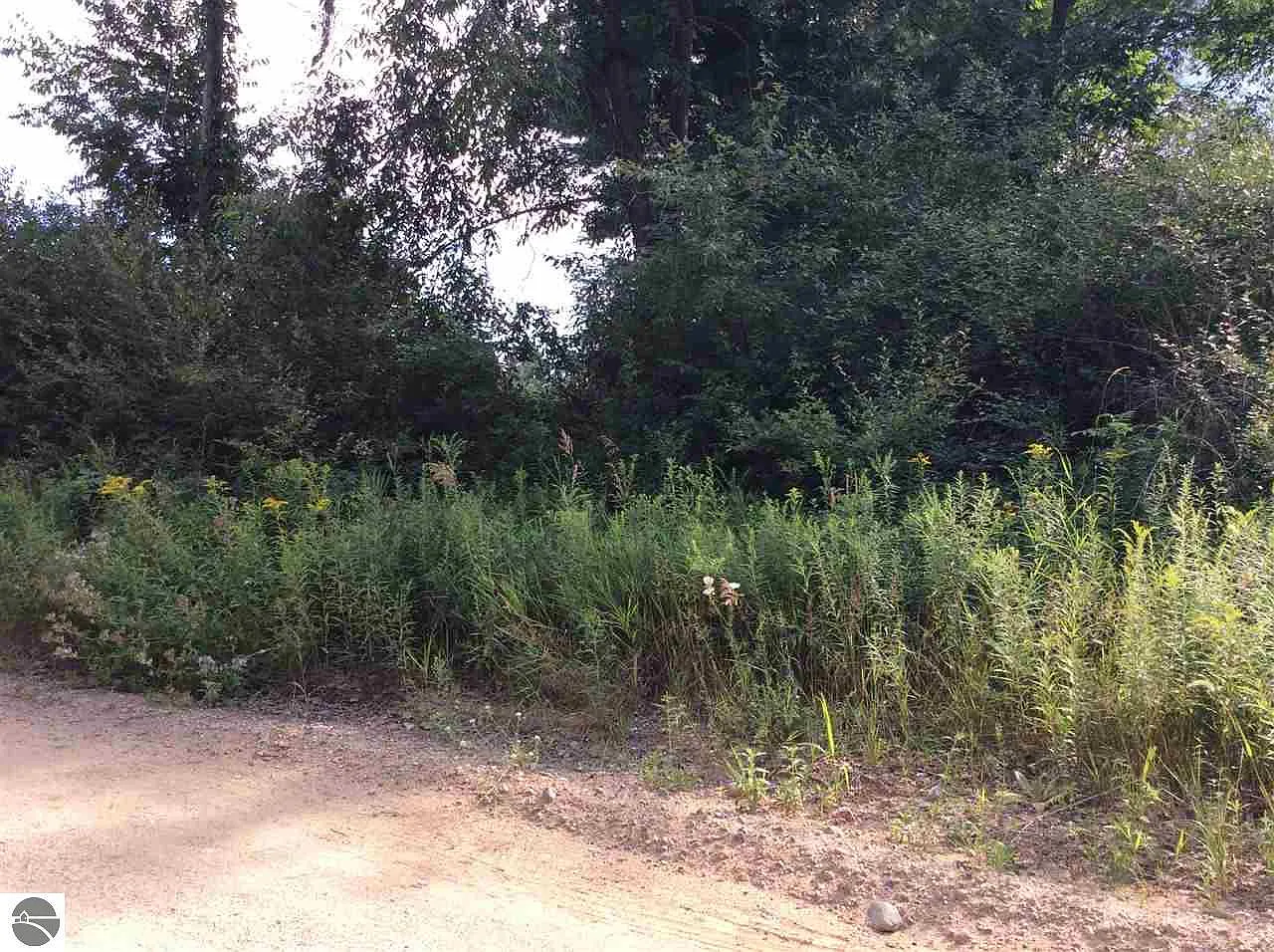 7855 Manitonka Dr photo 1