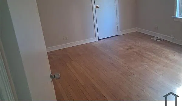 3 bed, $1,400 — Photo 2